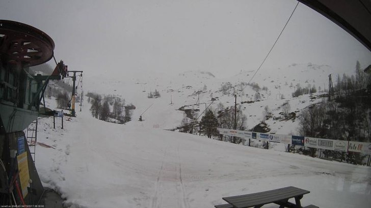 ÅPENT I DAG SKJÆRTORSDAG
Deilig våt vårsnø. B.