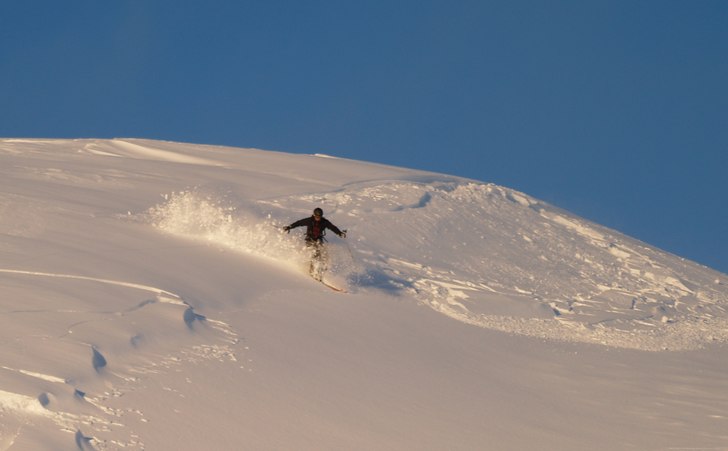Rörliga bilder: http://www.freeride.se/video/oppd. Foto: Gustav Holmer. Åkare: Tomas Almbo.