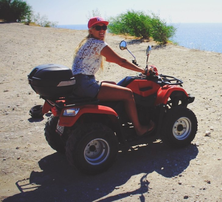 Fyrhjuling på Grekland.. Foto: O. Åkare: MEEEEE.
