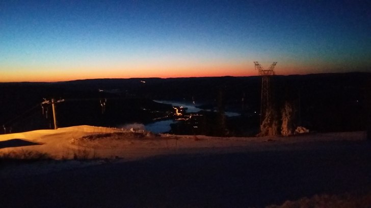 Blå himmel og flotte løyper!
Det ser ut til en k.