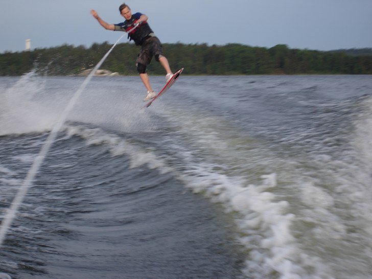 lite wakeskate. Foto: Anardeas Forssblad. Åkare: Lukas"pimp" Samuelsson.