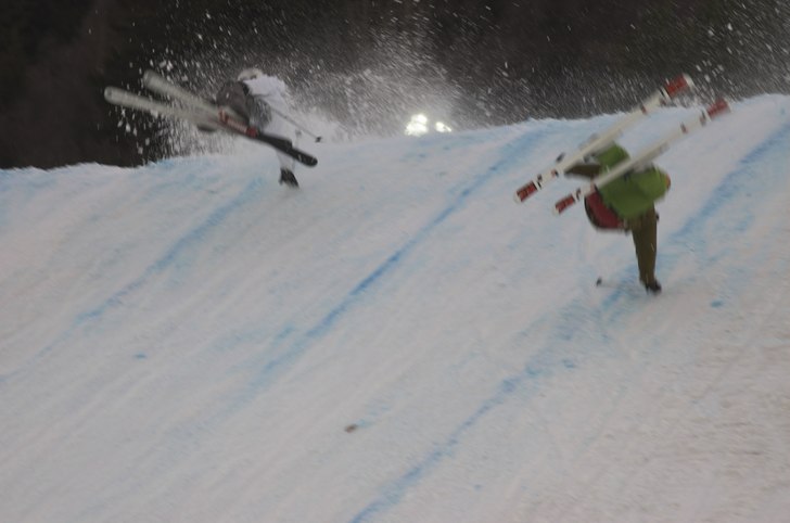 Det går lite dåligt för Andreas Håtveit och PK. Foto: Far min. Åkare: Andreas Håtveit - PK Hunder.