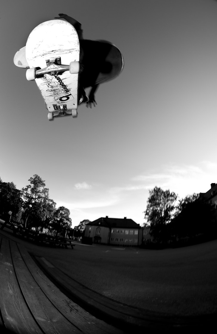 Sen kväll med en lungt skate session. Foto: Nicke Jacobsson. Åkare: Richard.