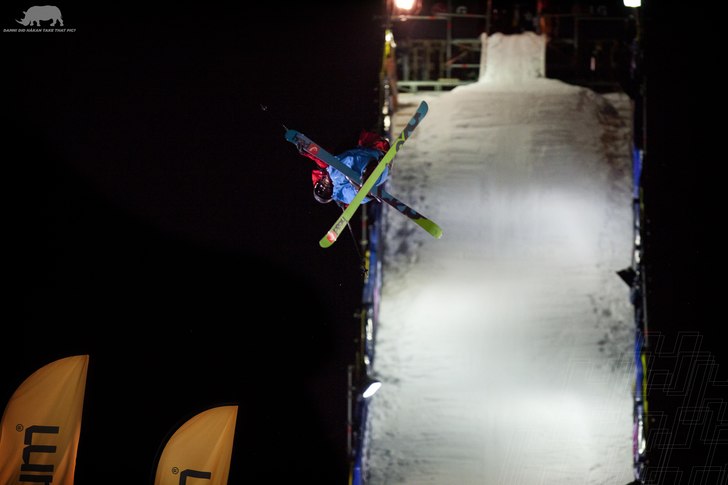 The Tjäder kvalificerar sig lite snyggt på freda. Foto: Håkan Nyberg. Åkare: Jesper Tjäder.