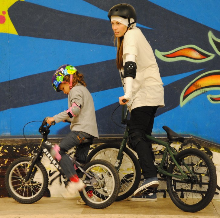 Amandas första BMX runda :).