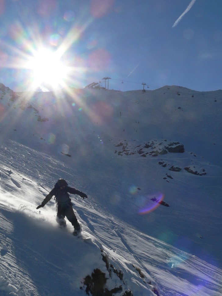 nedför attelas i verbier. Foto: niklas borgman. Åkare: nils blomqvist.