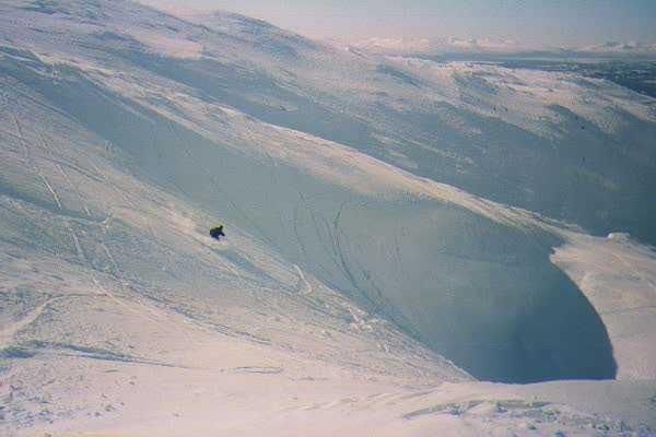 En helt okej dag på Sveriges roligaste bakgård... Foto: Jocke Björk. Åkare: Petter Berggren.