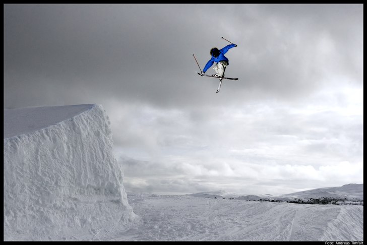 shred de la bräcke. Foto: Andreas Timfält (Sweden Pro Photo). Åkare: Jesper Norén.