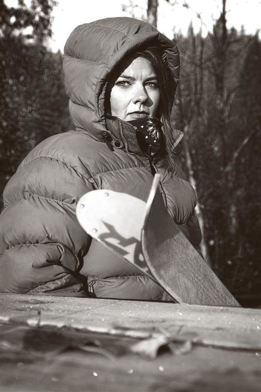 dynastar model shoot. Foto: hadleigh thompson. Åkare: nicole matei.