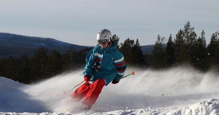 Speedcheck i det fina vädret. Foto: Tobias Hannu. Åkare: David Hannu.