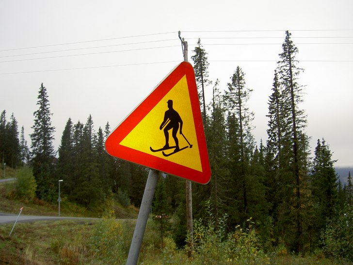 varning för skidåkare. Foto: anton (jag). Åkare: bosse.