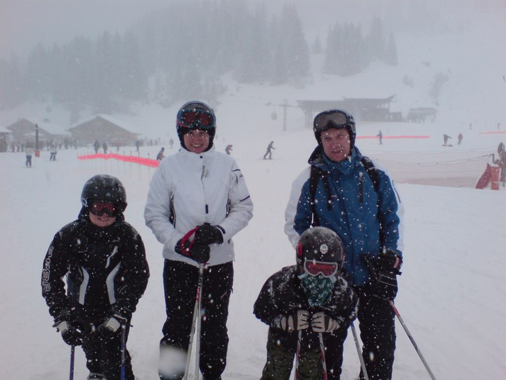 Bilden tagen i Avoriaz när vädret inte va så br. Foto: Ola Johansson. Åkare: Samuel, Jennie, Jacob och Ola.