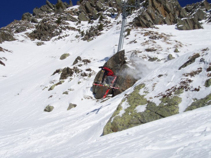 Grymt härlig dag, med mycke puder och solen stekt. Foto: Arvid Nyström. Åkare: Linus Nyström.