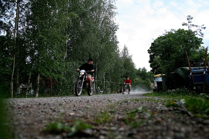 Abstinensen är på topp, skidorna och pjäxorna d.