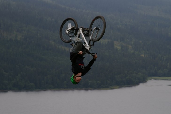 Backflip. Foto: Nick Djupsjö. Åkare: Mads Andre Haugen.