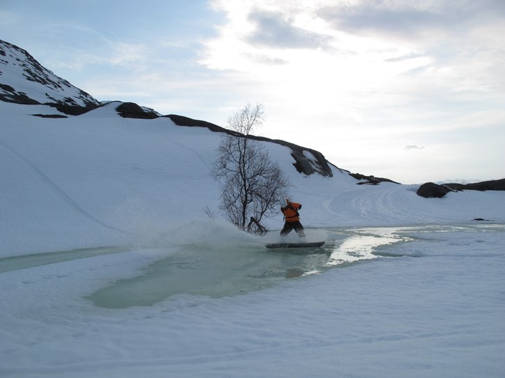 Vår i gränsen. Foto: Fredrik Sidevärn. Åkare: Dr.Lundborg.