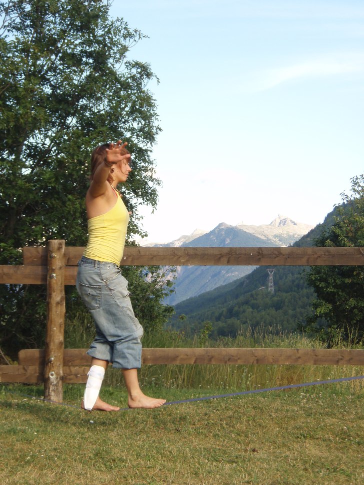 Slacklining Les Alpes. Foto: Pelle Pimp. Åkare: Andrea.