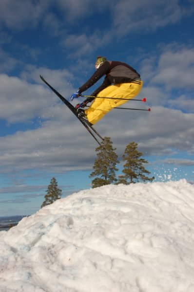 försök på truckdriver 3a med jibbskates. nådde. Foto: Viktor Gustafsson. Åkare: Jim Åhl.