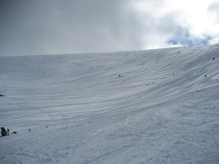 Offpist bortom Markudjik3 i Borovec. Foto: Mitko Simov. Åkare: Melker Rinaldo.