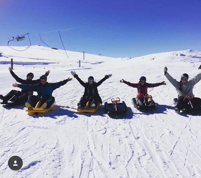Nydelige april!
Strålende sol og flotte ski forho.