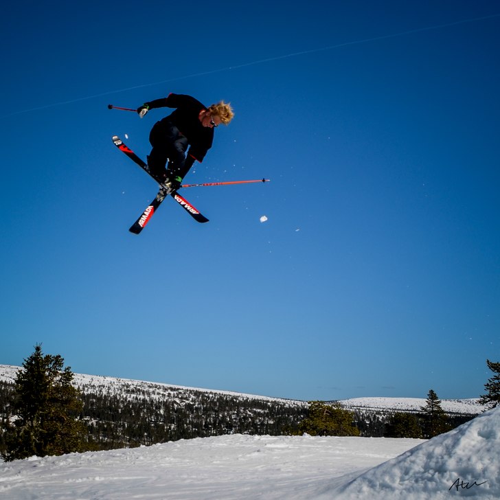 www.yweski.com
Instagram @axlson
Freeride @adolf. Foto: Axel Adolfsson. Åkare: Jonas Björkman.