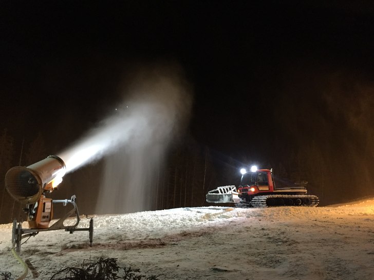 1. Desember 2016  
Snøproduksjon forsetter i mell.