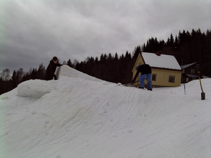 hopp bygge i skule berget.