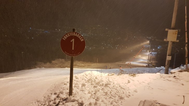 Endelig åpning av 1.bakken
 Flotte forhold og ett.