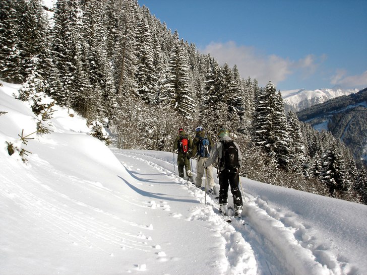 På väg tillbaka mot Angertal efter ett vansinnig. Foto: Christoph Höller. Åkare: Christoffer Schack, Johan Hilmersson och Fredrik Gertzell.