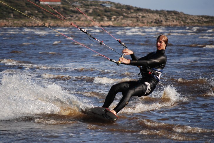 kite i ringsegård en fin sommardag.. Foto: Rolf Larsson. Åkare: Arvid Larsson.