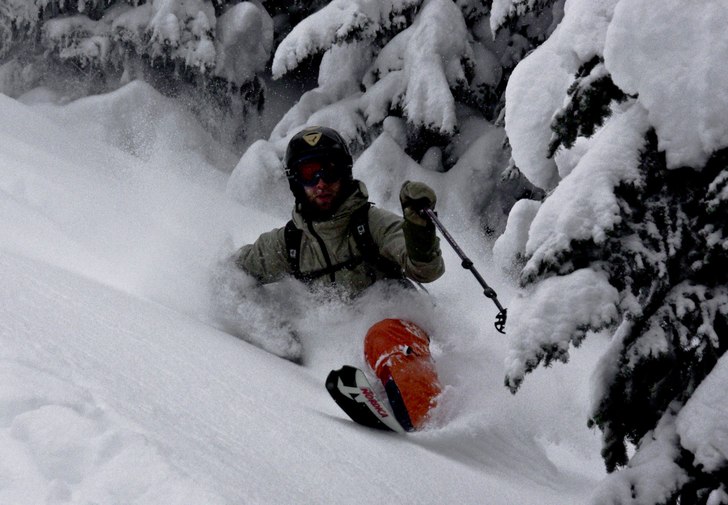 Så här ska en traditionsenlig telissväng lägga. Foto: Rikard Wennberg. Åkare: Joel Nyström.