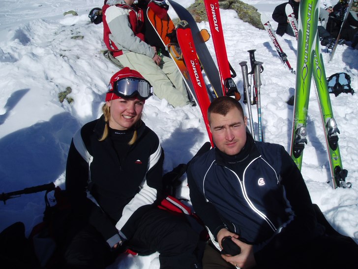 Energi i magen är aldrig fel, än bättre blir de. Foto: Mattias Ljunggren. Åkare: Anna och Emil Torstensson.