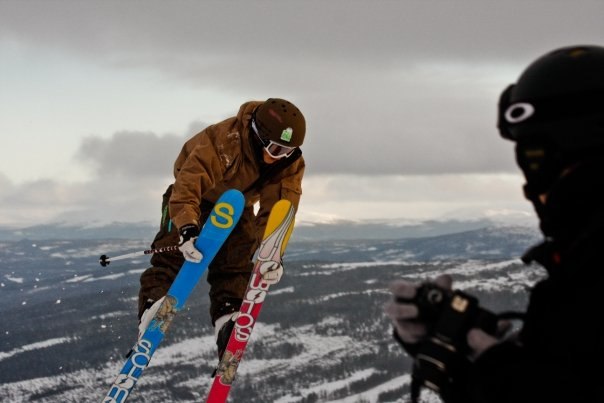 jag kör en 360 truckdriver på ett hopp som vi by. Foto: Marcus Olsson. Åkare: Oscar Wester.