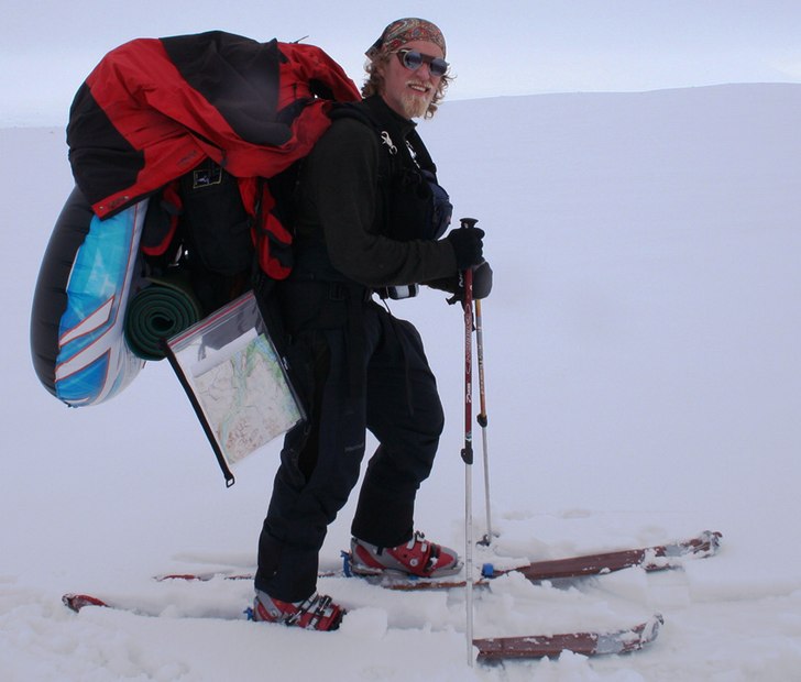På tur i Sarek med en nätt liten säck.... tog m. Foto: Okänd. Åkare: Jag.