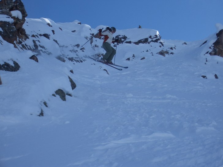 Lite flaxande med armarna, men anda ett dropp.... . Foto: Joel Sjogren. Åkare: Jenny Ottosson.