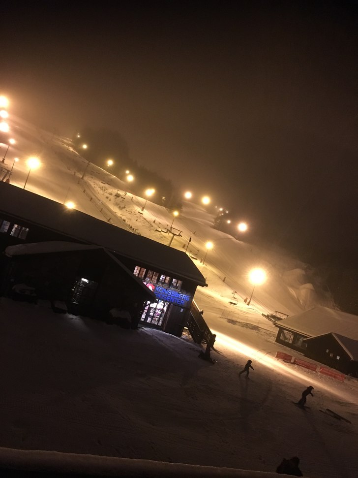 Stolheisen går????
Fine forhold i bakken !:) 

.