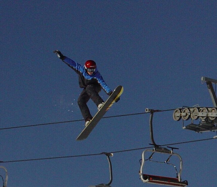 fredriks mega hopp vid 10 års ålder:). Foto: Gary bergström. Åkare: Fredrik bergström.