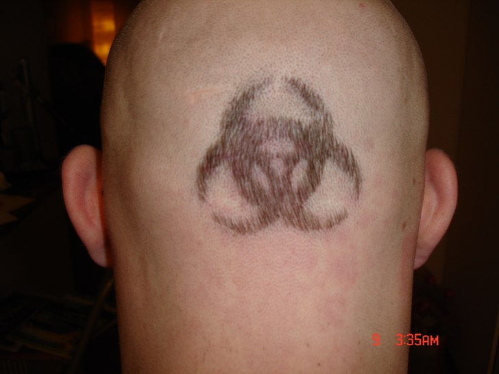 En hår tatto. Foto: Hanna Holmén. Åkare: Tobbe Hallin.