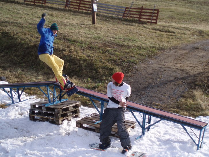 Farligt läge för Nisse, men han ser lugn ut. Pet. Foto: Jakob Jansson. Åkare: Petter å Nisse.