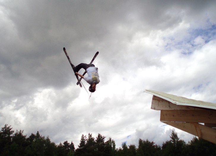 hopp!. Foto: Aron Mathisen. Åkare: Werner.
