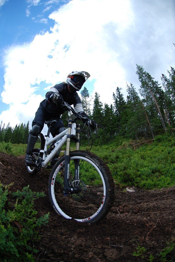 Malin Lindgren spåret. Foto: Harri Manni. Åkare: Patrik Jansson.