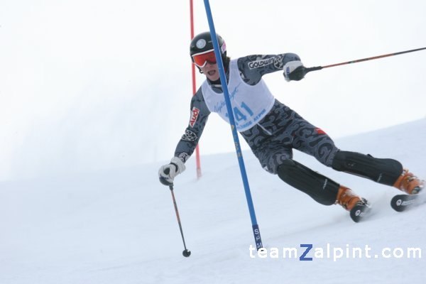 Om, man är bra med i Borlänge-branten!!. Foto: Anders Robertsson. Åkare: Erik  Olsson.