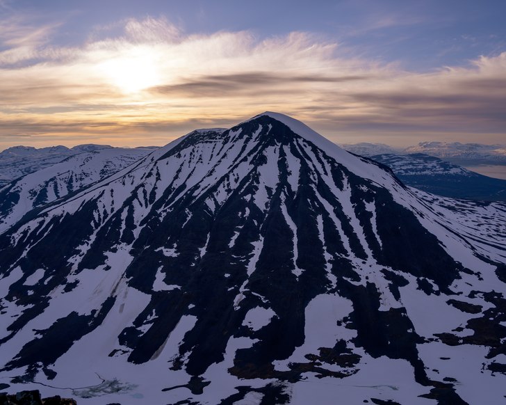 16 June 2020.
Tjåmuhas in the Abisko alps seen f.