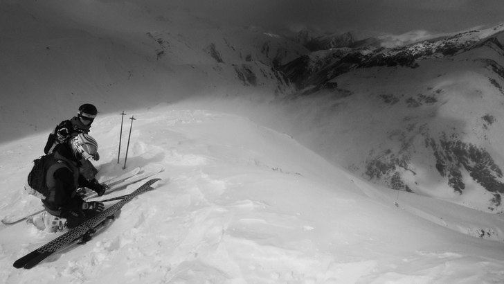 På toppen eftern en liten hajk.. Foto: Martin Magnusson. Åkare: Johan Mårtensson och Fredrik Westman.