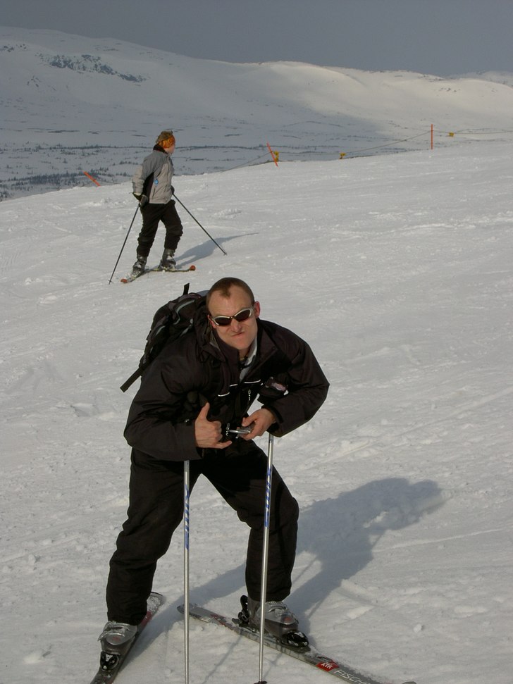 Trött efter krävande åkning..hmm. Foto: Nicklas Bengtsson. Åkare: Mikael Blom.