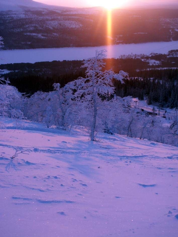 Kan det bli bättre än offpist i solnedgången?. Foto: Sofie Nordlund.