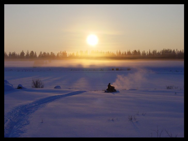 Alexander fick testa mina skoter ett tag.. och se . Foto: Simon Pontér. Åkare: Alexander Öhman.