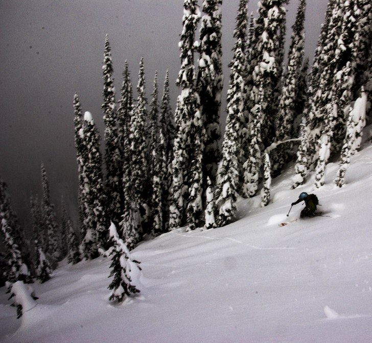 Mot avgrunden. Foto: Sebastian Arnehed. Åkare: Rikard Wennberg.