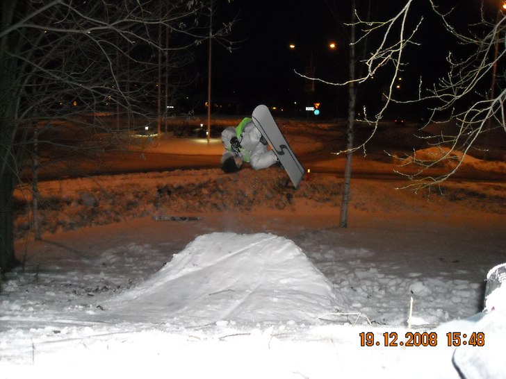 my friend did a huge frontflip!. Foto: Marcus Branden.