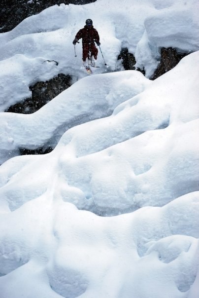 Grymma pillows i st anton. Foto: Andy Holm. Åkare: Eric Westling.